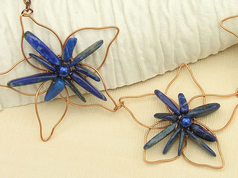 Daisy Chain Lapis Lazuli Necklace