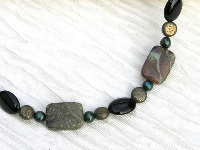 White Moss Woods Necklace
