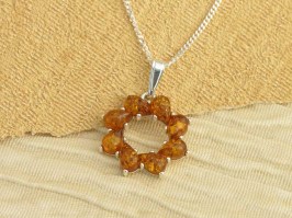 Amber Wreath Necklace