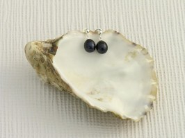 Black Pearl Drop Earrings 