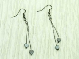 Dark Hearts Silky Earrings