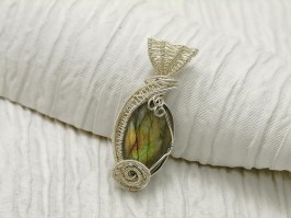 Flamboyant Pendant